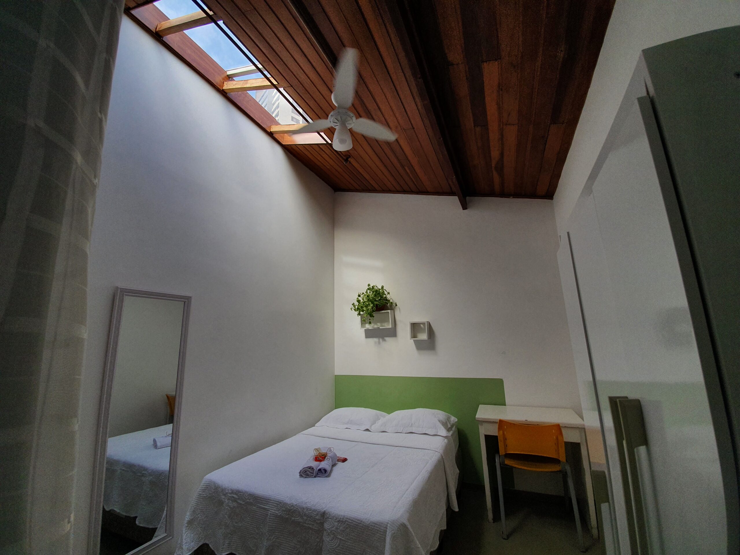 Koa Coliving | Quarto Estrelas com clarabóia